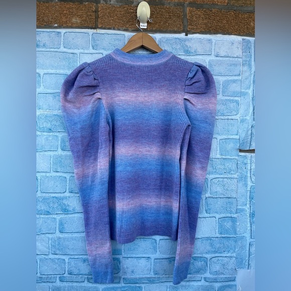 En Saison Puff Sleeve Sweater in purple size large - Picture 2 of 4